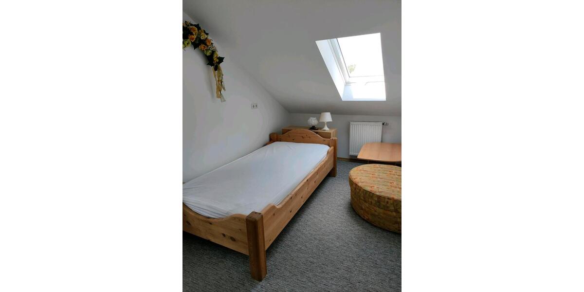 Dachgeschoßwohnung Dießen am Ammersee - 3 Zimmer, 85 m&sup2;, 1.300&euro; | Angebot:26420368