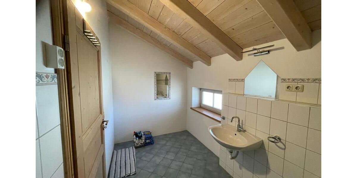 Maisonettenwohnung Bad Endorf - 3 Zimmer, 86 m&sup2;, 1.300&euro; | Angebot:25634211