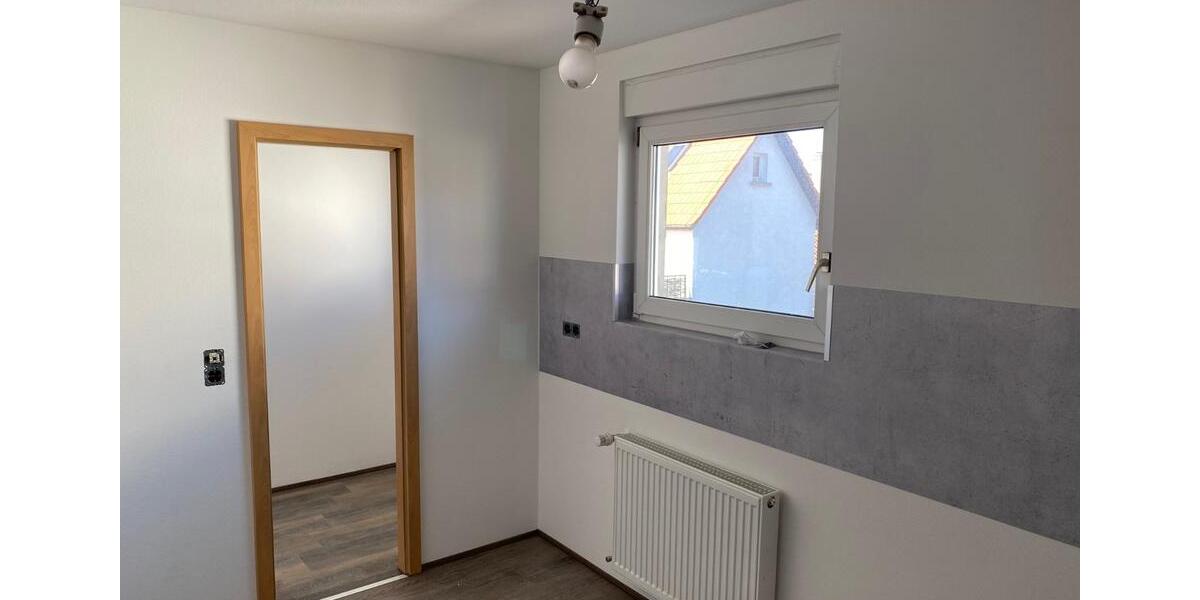 Etagenwohnung Hülben - 2 Zimmer, 86 m&sup2;, 850&euro; | Angebot:26589598