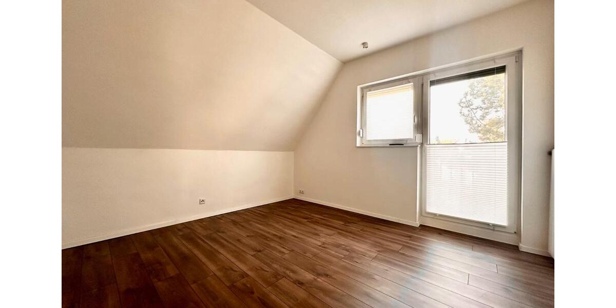Maisonettenwohnung Zetel - 5.5 Zimmer, 170 m&sup2;, 1.200&euro; | Angebot:25979487