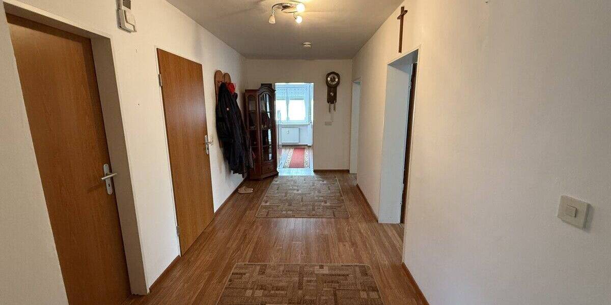 Etagenwohnung Pfatter - 4 Zimmer, 92 m&sup2;, 620&euro; | Angebot:23972856