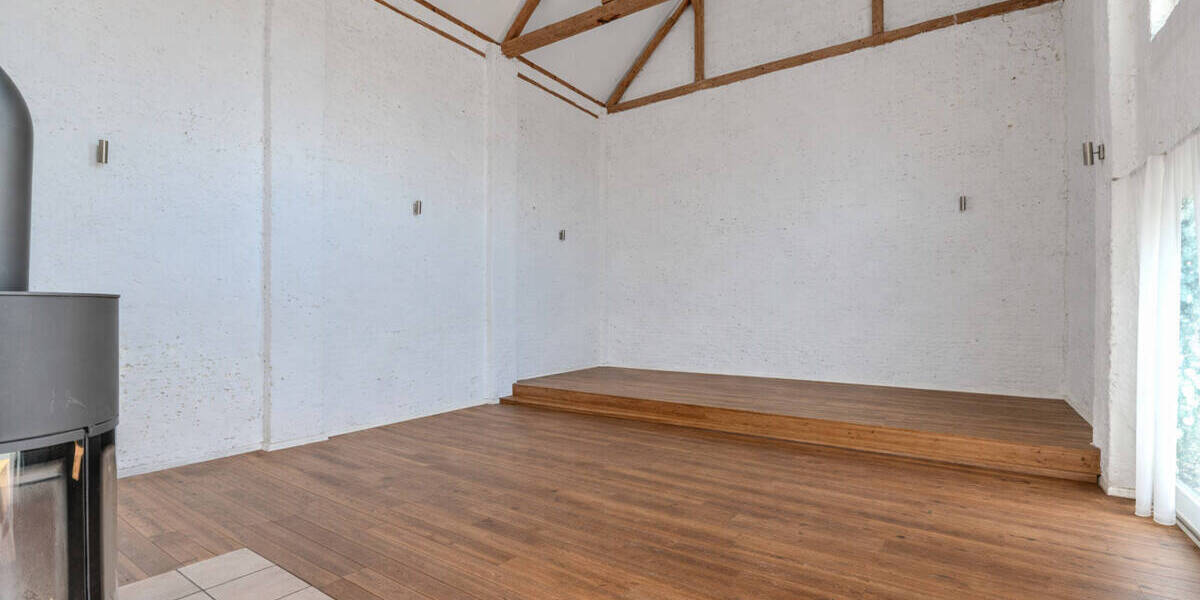 Einfamilienhaus Niederneisen - 9 Zimmer, 255 m&sup2;, 2.250&euro; | Angebot:26712884