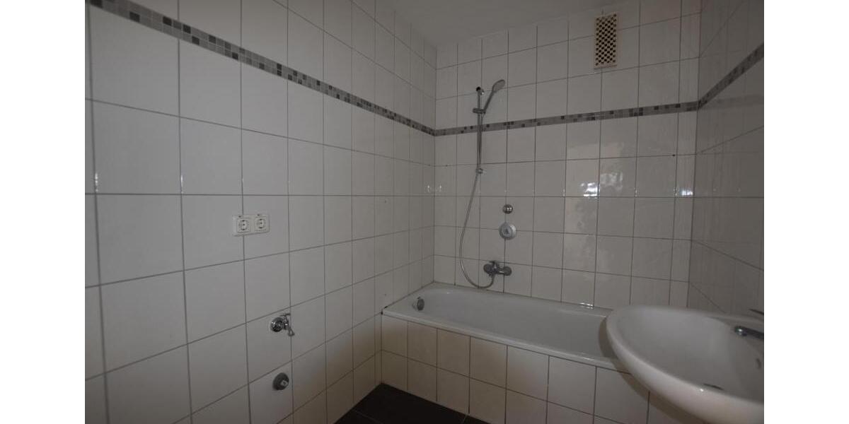 Erdgeschoßwohnung Lübbecke - 3 Zimmer, 82 m&sup2;, 599&euro; | Angebot:24632684