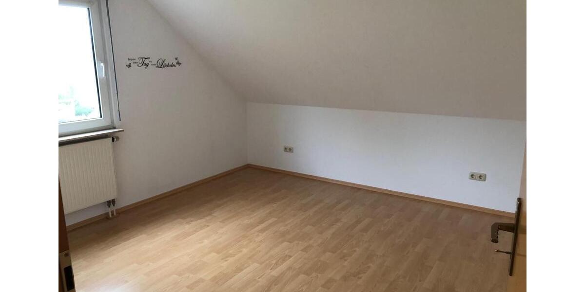 Etagenwohnung Balzhausen - 4 Zimmer, 110 m&sup2;, 970&euro; | Angebot:26413787