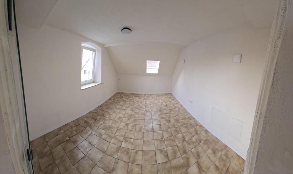 Dachgeschoßwohnung Uffenheim - 5 Zimmer, 165 m&sup2;, 1.815&euro; | Angebot:25812838