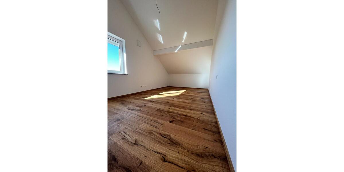 Dachgeschoßwohnung Bermatingen - 3 Zimmer, 95 m&sup2;, 1.300&euro; | Angebot:24567242