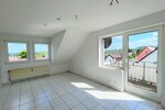 Helle Dachgeschoßwohnung * Balkon *Stellplatz