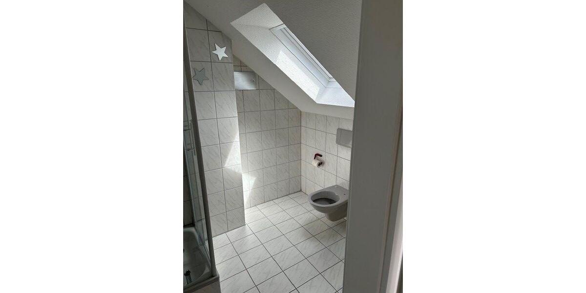 Dachgeschoßwohnung Großheirath - 1 Zimmer, 35 m&sup2;, 350&euro; | Angebot:26635438