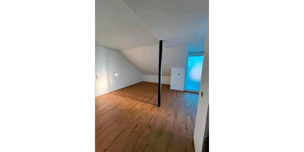 Dachgeschoßwohnung Gerbrunn - 3 Zimmer, 60 m&sup2;, 550&euro; | Angebot:26247659
