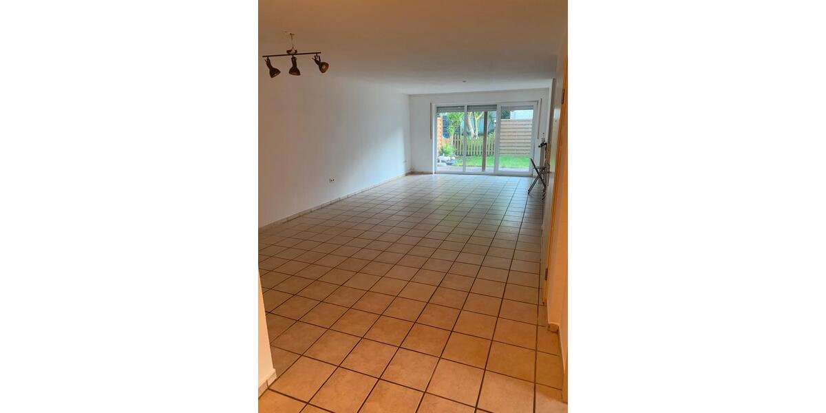 Erdgeschoßwohnung Lage - 3 Zimmer, 89 m&sup2;, 850&euro; | Angebot:26670870
