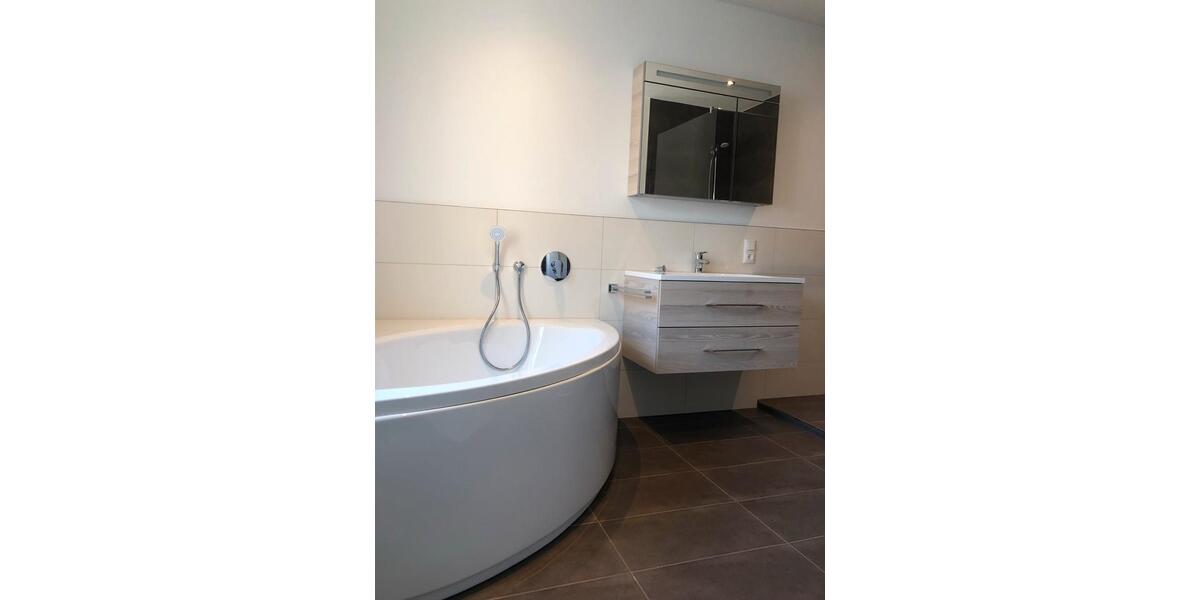 Traumhaft Wohnung in Traumhafter Lage in Borna 3 zimmer