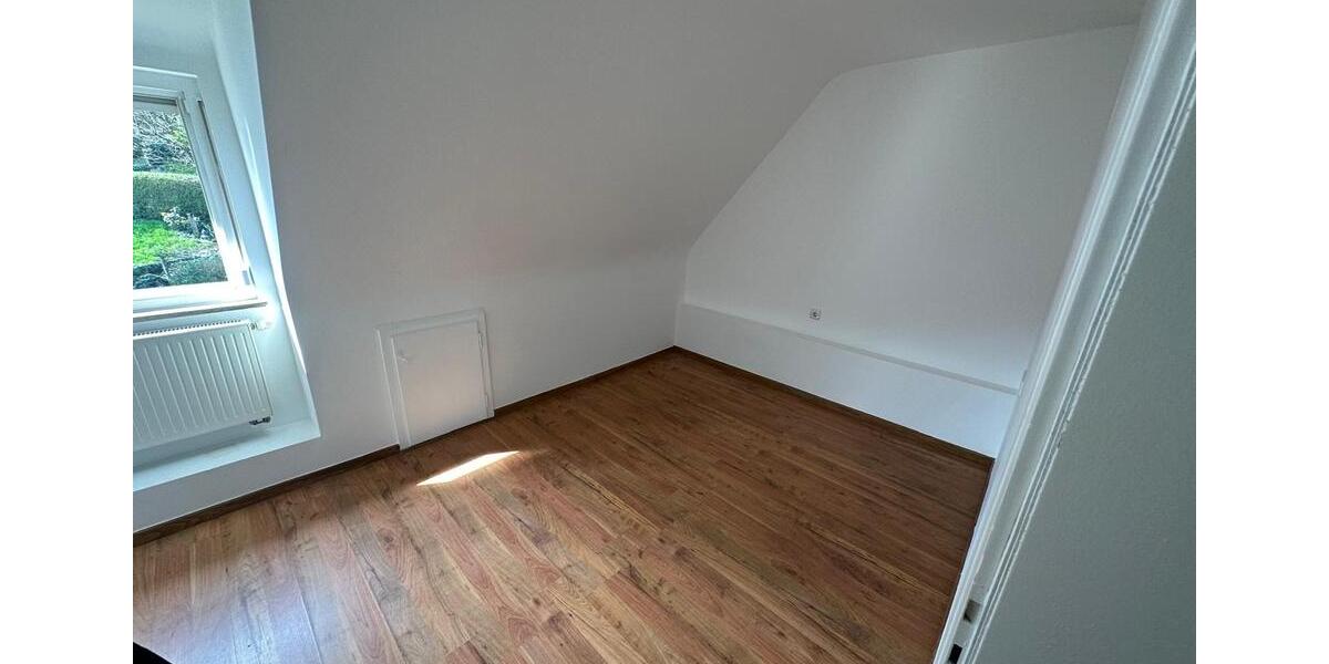 Maisonettenwohnung Stuttgart Luginsland - 5 Zimmer, 125 m&sup2;, 1.650&euro; | Angebot:25861418