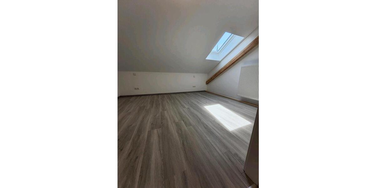 Dachgeschoßwohnung Teisnach - 2 Zimmer, 880&euro; | Angebot:21695159