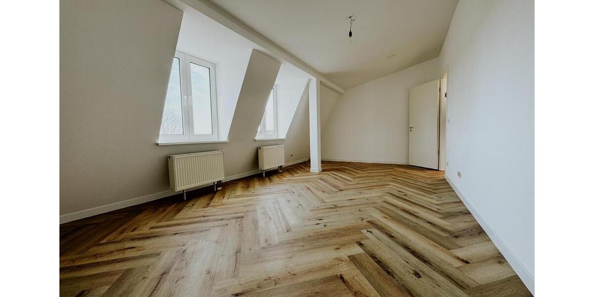 Dachgeschoßwohnung Oranienburg - 4 Zimmer, 135 m&sup2;, 2.050&euro; | Angebot:25795481