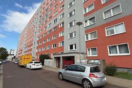 Wohnung zum Mieten in Magdeburg 327 € 49.47 m² 2 zimmer