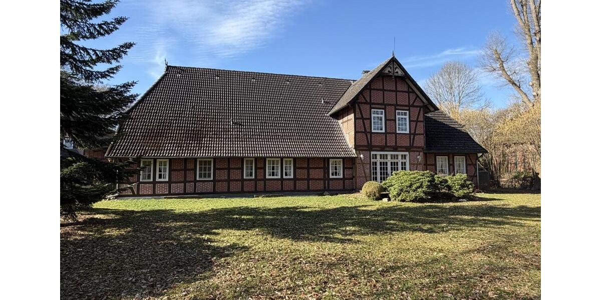 Erdgeschoßwohnung Visselhövede - 9 Zimmer, 355 m&sup2;, 2.556&euro; | Angebot:26232179