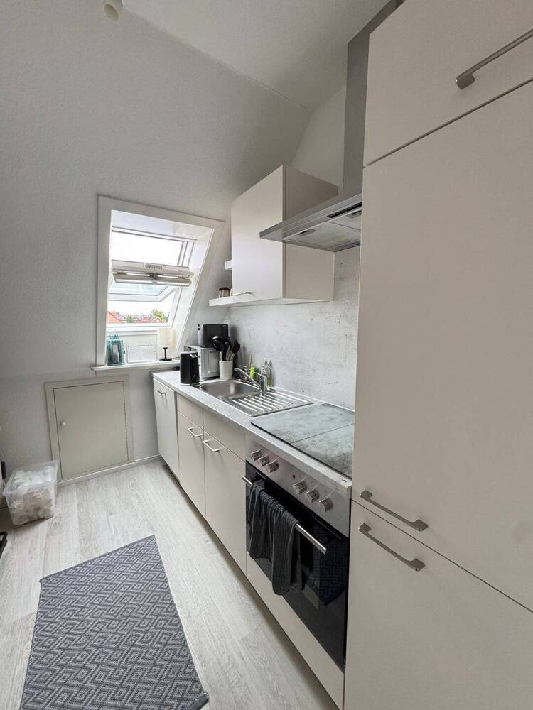 sehr gepflegte 2-Zimmer-Dachgeschoss-Wohnung