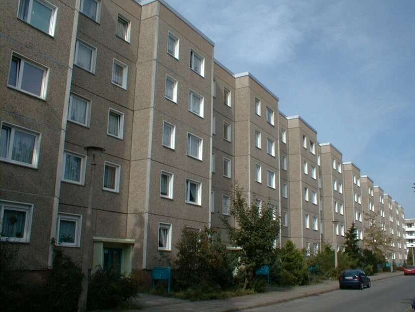 Wohnung zum Mieten in Hoyerswerda 360 € 71.91 m² 4 zimmer