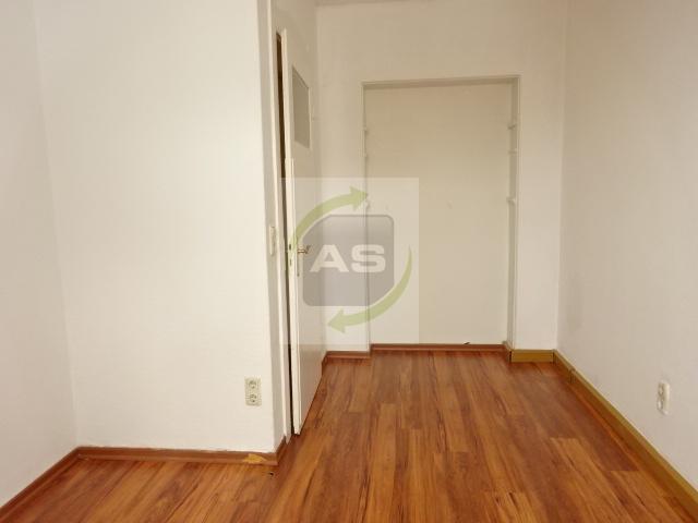 Etagenwohnung Werdau - 4 Zimmer, 96 m&sup2;, 550&euro; | Angebot:24714138