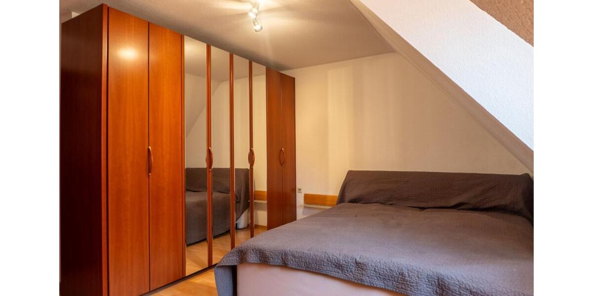 3-Zimmer-Maisonette-Wohnung mit TV, Wlan, Küche mit Essplatz, Galerie, BadWc, Waschmaschine, Parkplatz und Balkon 3 zimmer
