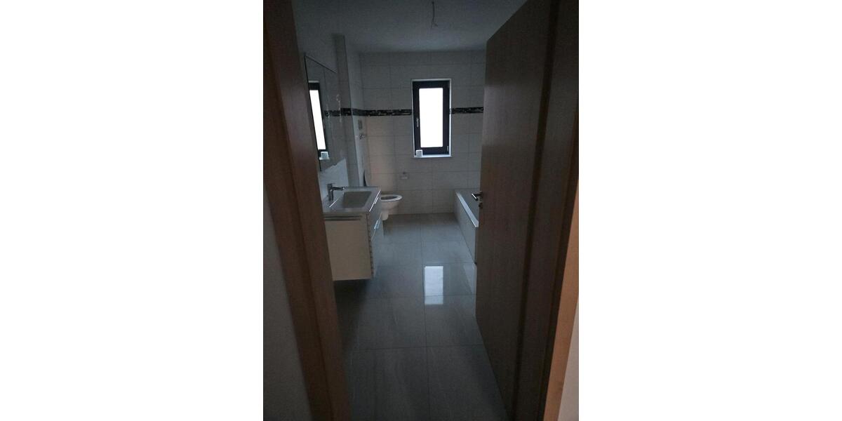 Erdgeschoßwohnung Wallerstein - 4.5 Zimmer, 120 m&sup2;, 1.450&euro; | Angebot:24818502