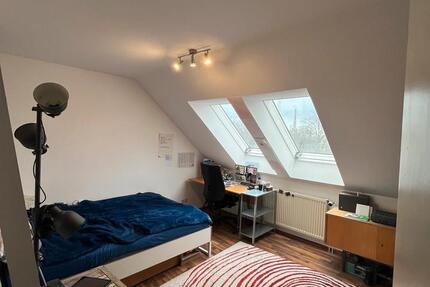 Gemütliches Dachbodenzimmer in Uninähe 3 zimmer