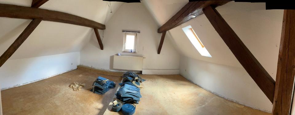 Verwahrloste Hofreite an Selbstsanierer in Mücke zu vermieten. 5 zimmer