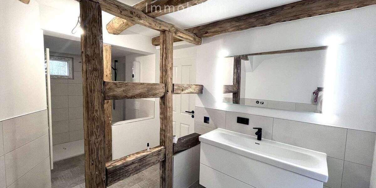 VERMIETET***Erstbezug nach Kernsanierung - Helle Erdgeschosswohnung in echtem Vilser Fachwerkhaus*** 4 zimmer