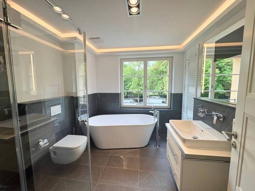 Blick ins Grüne! + Erstbezug + Fußbodenheizung + Parkett + Balkon + Wanne & Dusche + LED-Licht