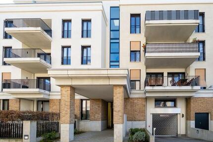 Neuwertige 2-Zimmer-Wohnung mit Balkon Franktfurt Gallus zimmer