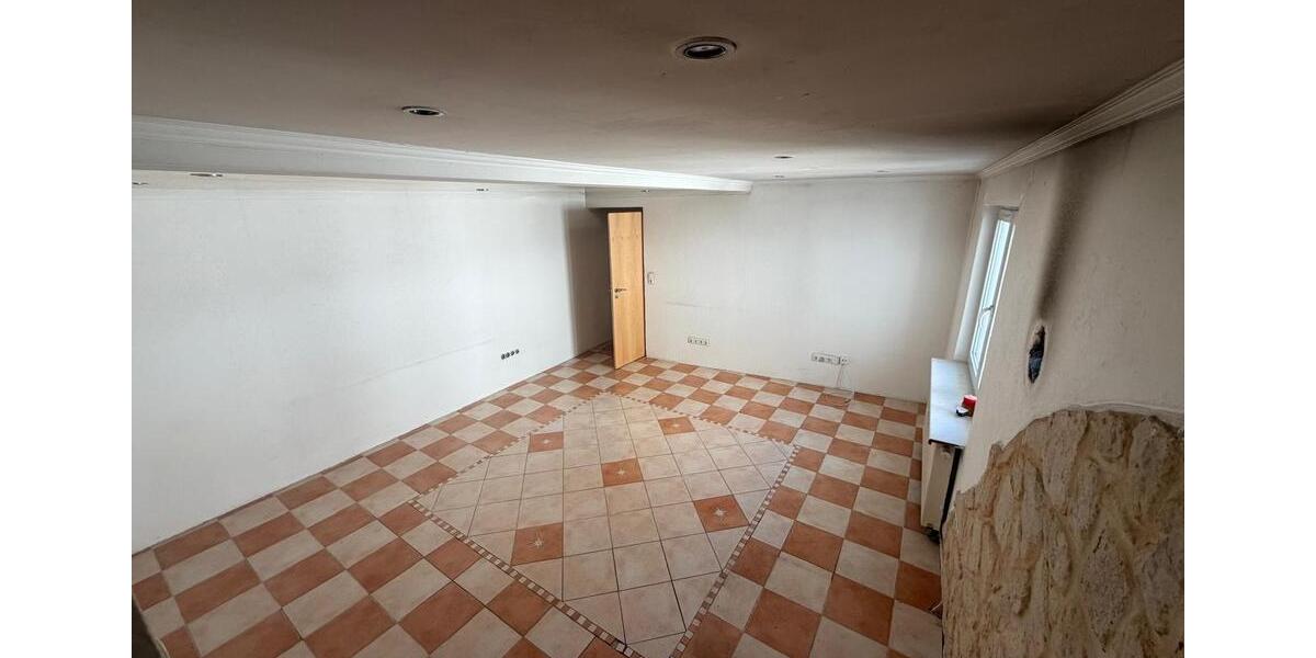 Etagenwohnung Schifferstadt - 5 Zimmer, 130 m&sup2;, 1.500&euro; | Angebot:26619916