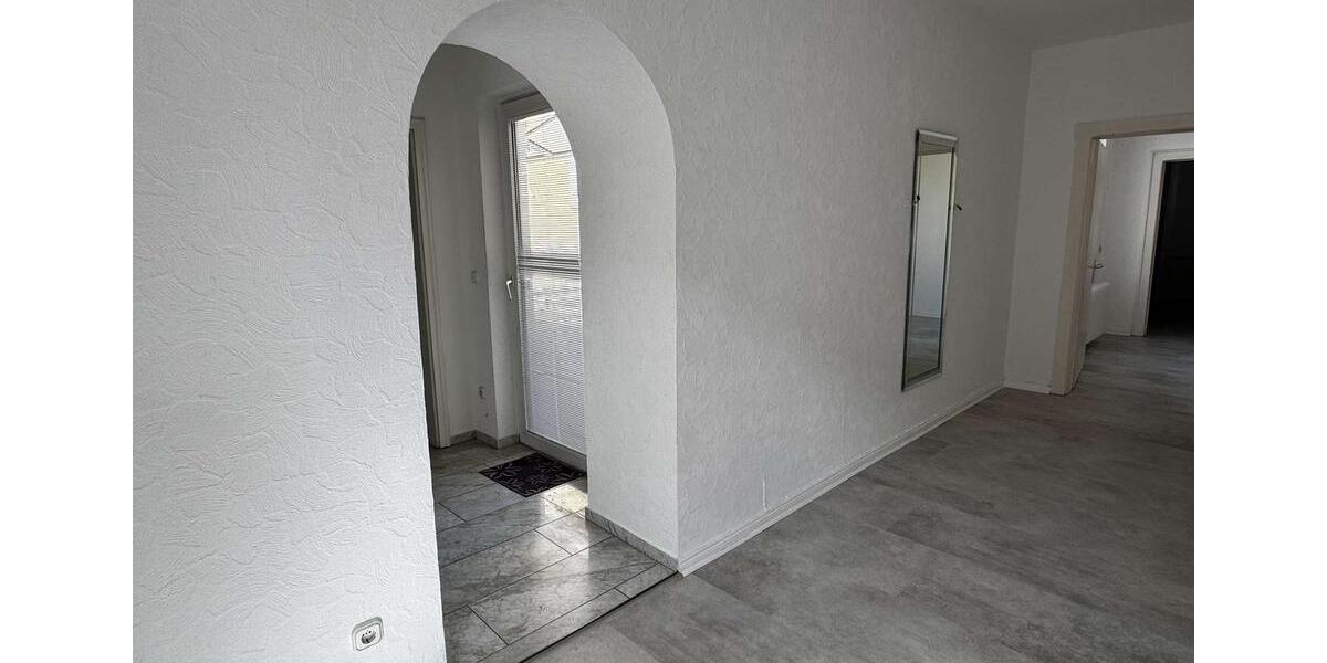 Etagenwohnung Rinteln - 2 Zimmer, 117 m&sup2;, 750&euro; | Angebot:26232164