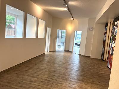 HELLE UND FREUNDLICHE ARBEITSRÄUME - Gewerbeobjekt Hamburg Schnelsen | Angebot:26744276