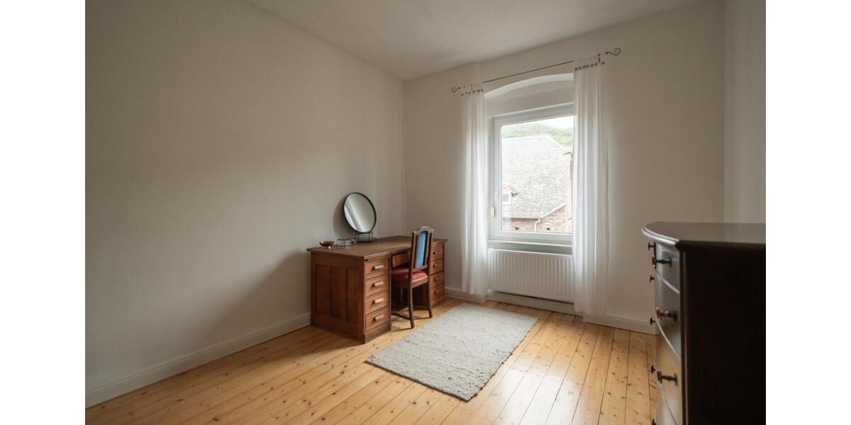 Etagenwohnung Reil - 7 Zimmer, 140 m&sup2;, 950&euro; | Angebot:26503843