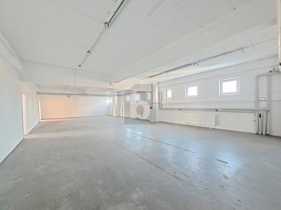 TROCKENE + SICHERE STORAGEFLÄCHE MIT AUFZUG 2. OG - Gewerbeobjekt München Aubing-Lochhausen-Langwied | Angebot:26956536