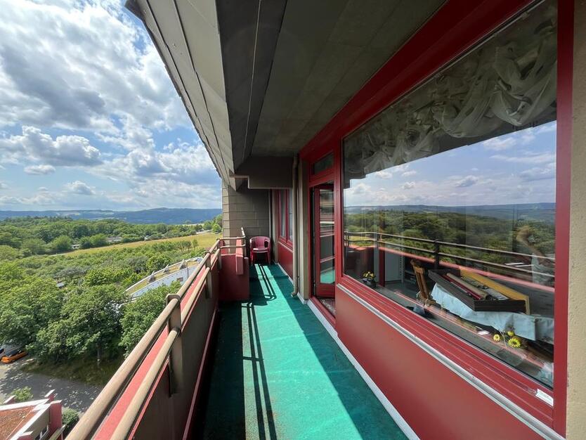 3-Zimmer-Küche-Bad im Apartmenthaus mit Balkon, Kfz-Stellplatz, S