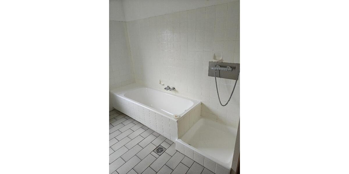 Erdgeschoßwohnung Albstadt - 3.5 Zimmer, 110 m&sup2;, 850&euro; | Angebot:26119996