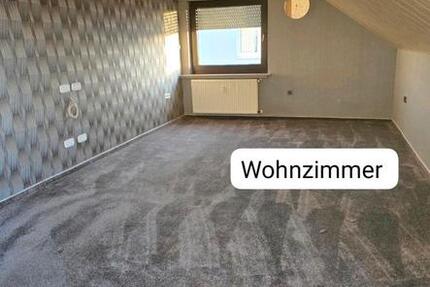 schöne Dachgeschosswohnung in Zentraler Lage 3 zimmer