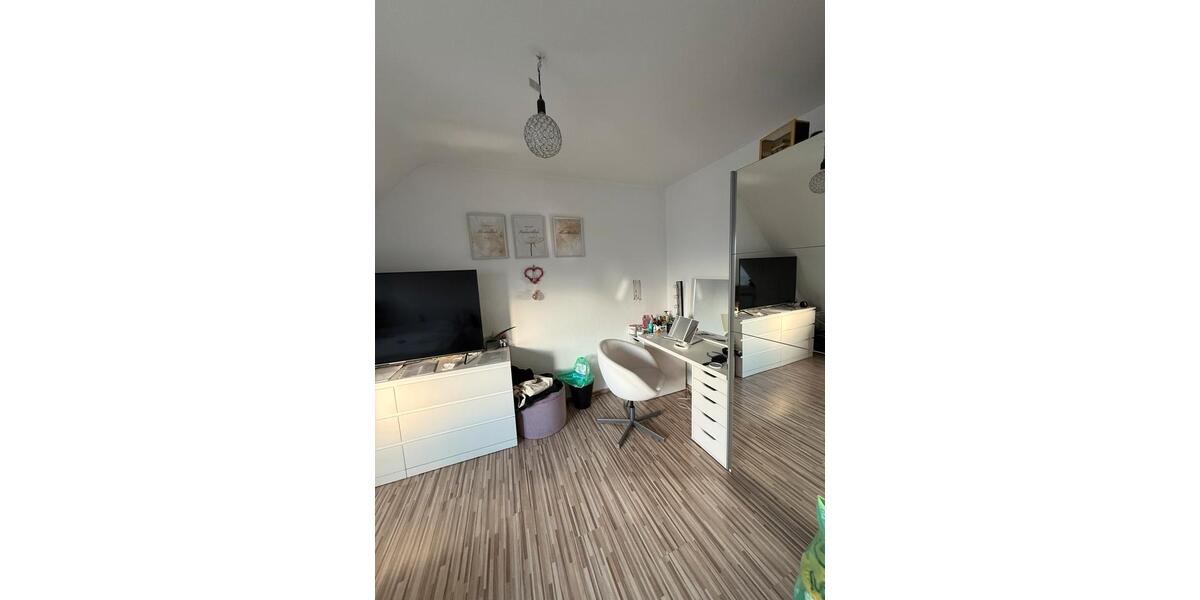 Dachgeschoßwohnung Wiesbaden Mainz-Amöneburg - 2.5 Zimmer, 65 m&sup2;, 980&euro; | Angebot:25915828