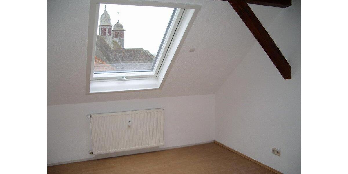 Dachgeschoßwohnung Hargesheim - 4 Zimmer, 132 m&sup2;, 960&euro; | Angebot:26350346