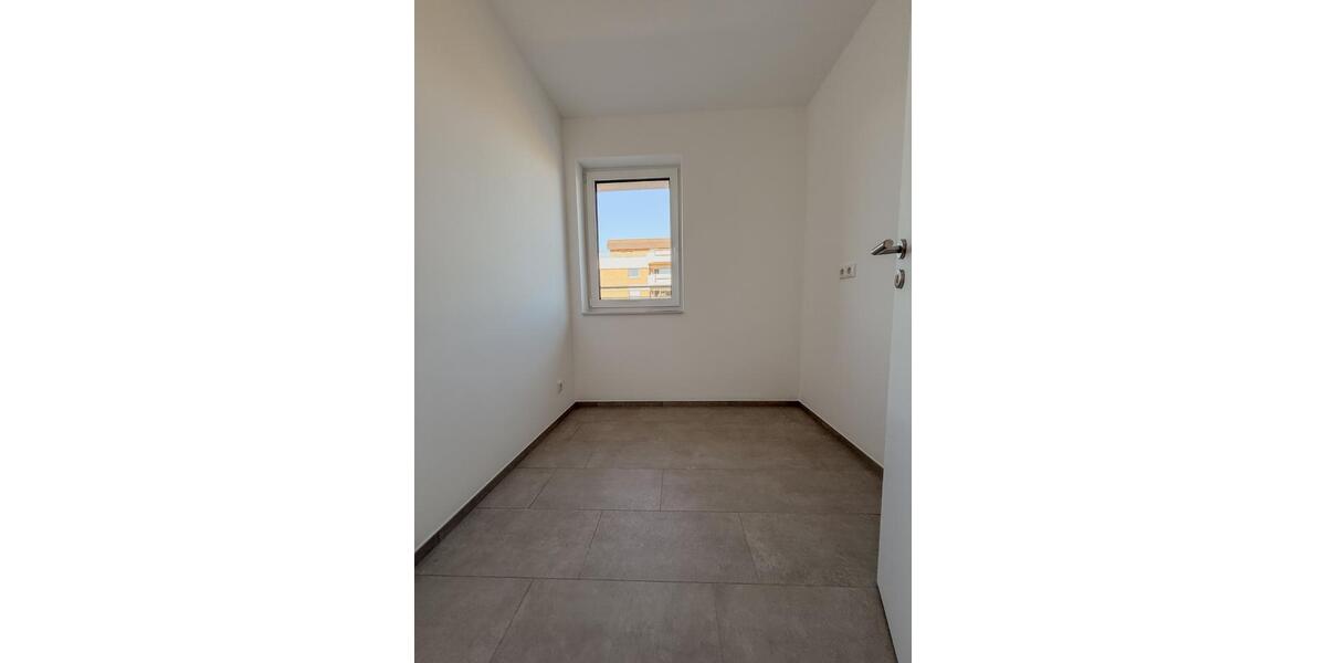 Dachgeschoßwohnung Euskirchen - 3 Zimmer, 131 m&sup2;, 1.598&euro; | Angebot:26618141