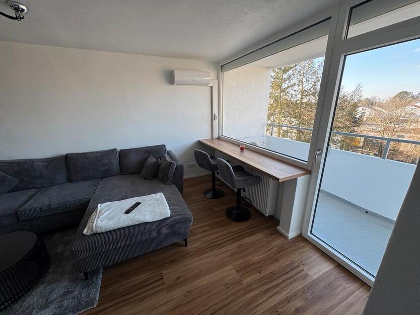 Luxuriöse Sanierte Mobilierte ca 40qm Wohnung 5 min bis Zentrum