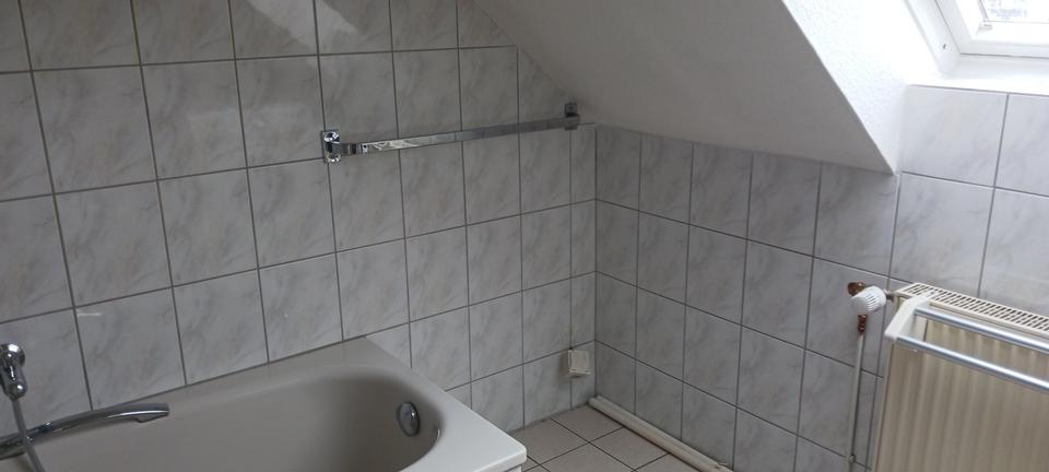Dachgeschoßwohnung Kalletal - 3 Zimmer, 80 m&sup2;, 450&euro; | Angebot:26602721