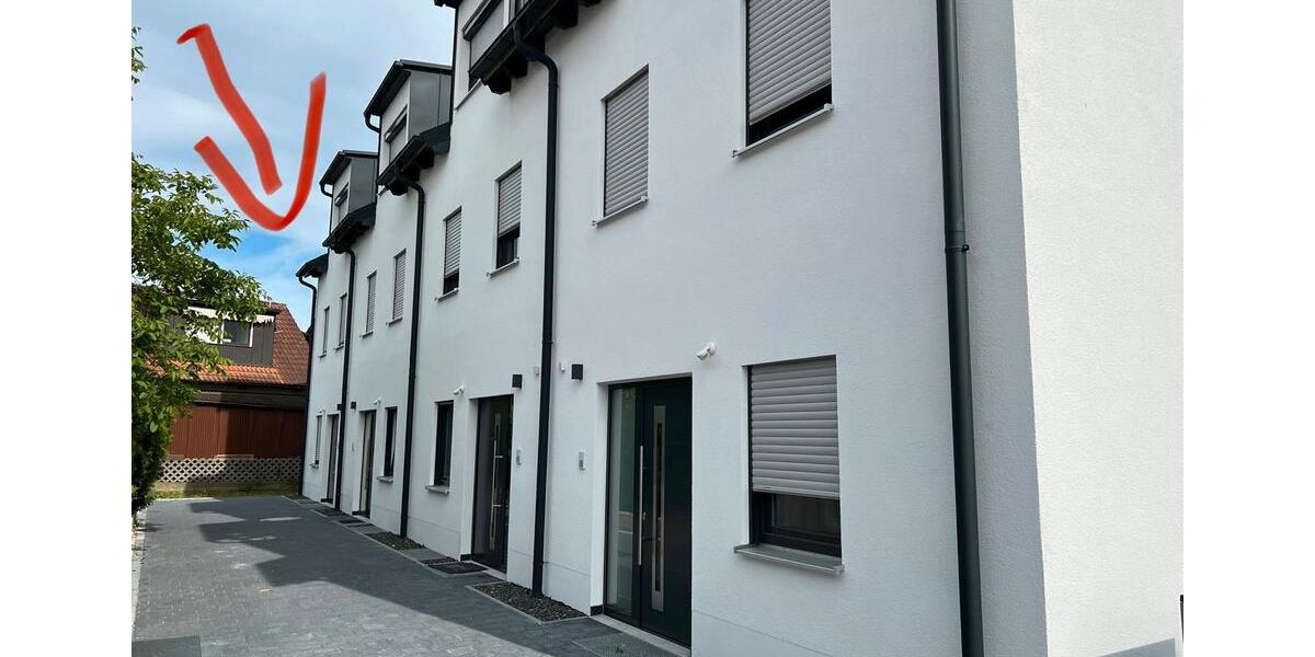 Reihenhaus Zeitlarn - 9 Zimmer, 150 m&sup2;, 2.250&euro; | Angebot:26703963
