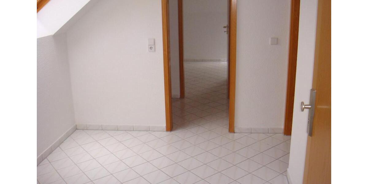 Dachgeschoßwohnung Pirna - 2 Zimmer, 65 m&sup2;, 520&euro; | Angebot:26686705