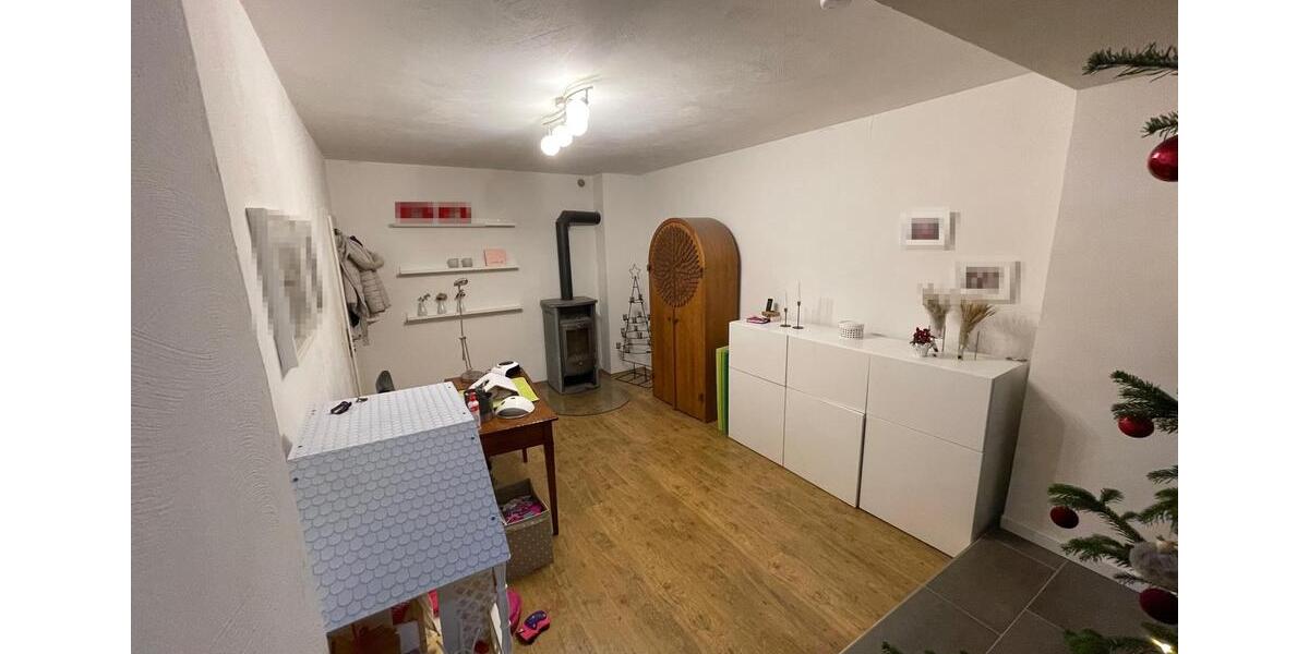 Etagenwohnung Rammelsbach - 6 Zimmer, 200 m&sup2;, 1.200&euro; | Angebot:26633479