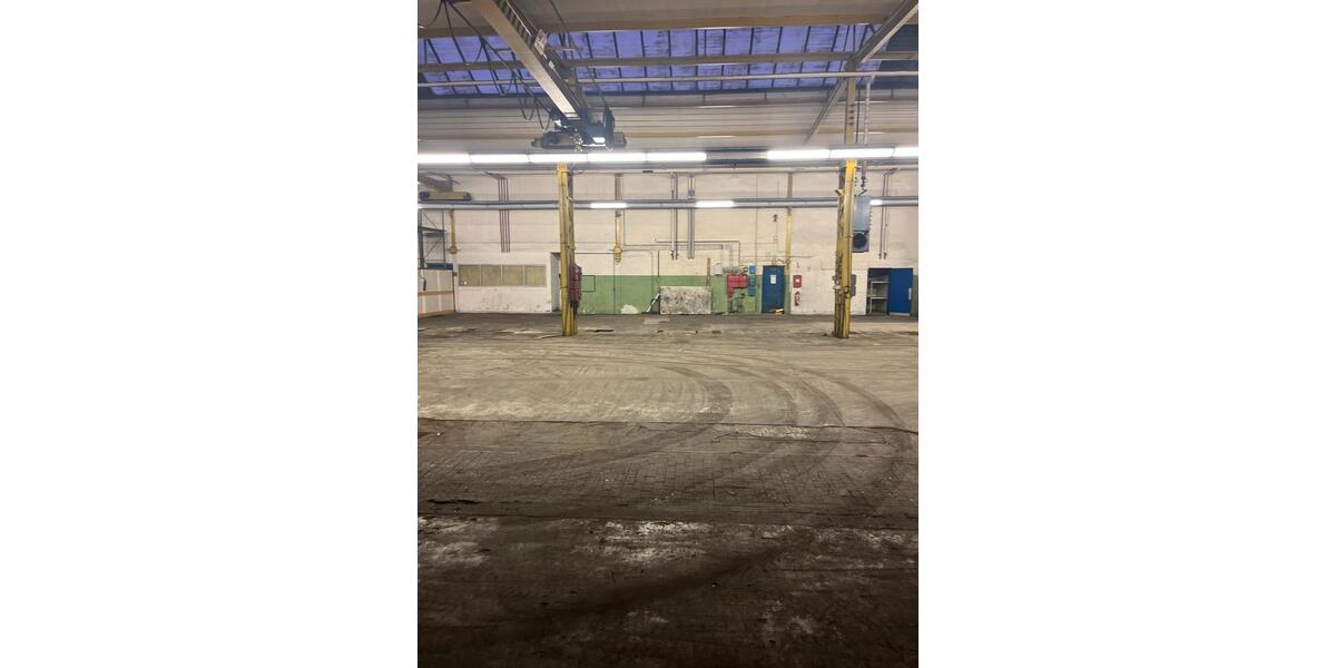 Kranhalle im Industriegebiet zimmer