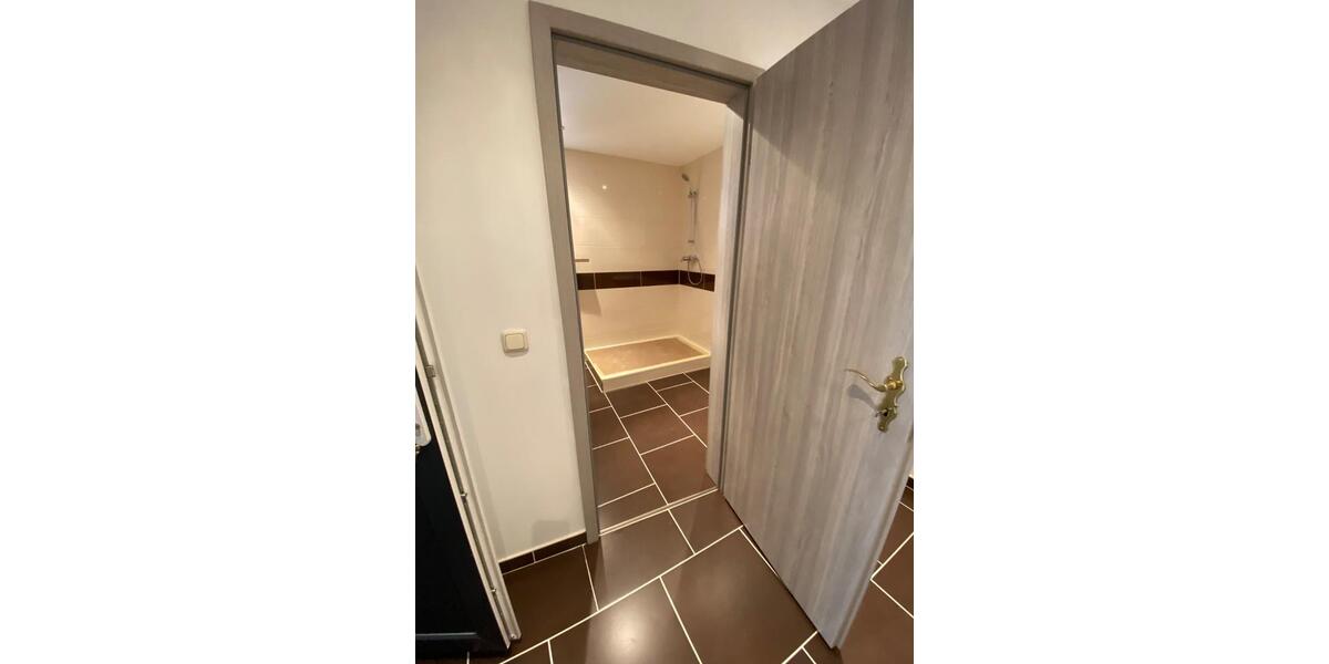 Erdgeschoßwohnung Saalfeld (Saale) - 2 Zimmer, 75 m&sup2;, 510&euro; | Angebot:25893918