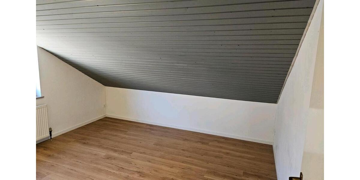 Dachgeschoßwohnung Bühlerzell - 4 Zimmer, 100 m&sup2;, 1.100&euro; | Angebot:24308414