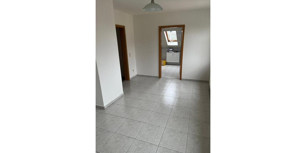 Dachgeschoßwohnung Triptis - 3 Zimmer, 72 m&sup2;, 490&euro; | Angebot:24712626